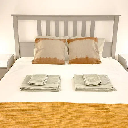 Lisbon Charming Santos Apartment With Patio * Лиссабон