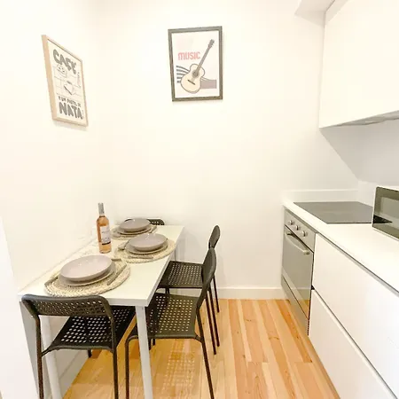 Appartement Lisbon Charming Santos Apartment With Patio Lissabon
