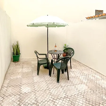 Lisbon Charming Santos Apartment With Patio Lissabon
