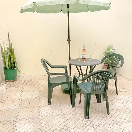 Lisbon Charming Santos Apartment With Patio Lissabon