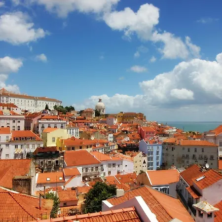 Lisbon Charming Santos Apartment With Patio * Lissabon